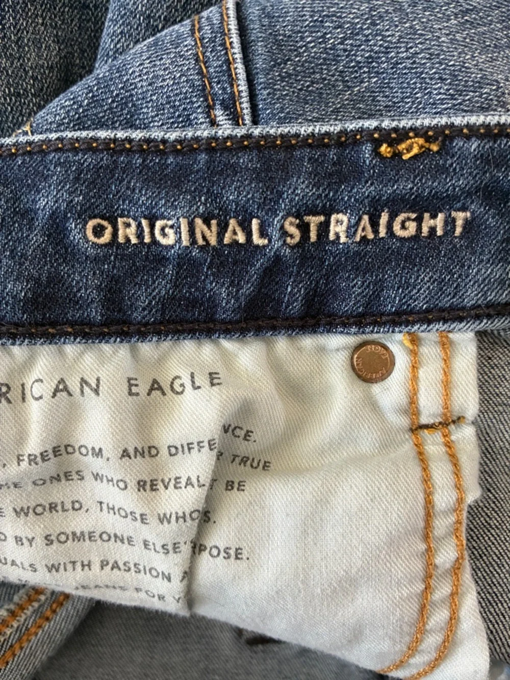 American Eagle Outfitters Men’s Medium Blue Slim Straight Jeans with Tan Patch - Picture 6 of 6